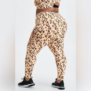 Fabletics Plus Size On-The-Go PowerHold® High-Waisted Legging in 3X